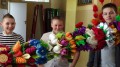 Zajęcia_Papierowy uśmiech_wykonywanie palmy (40)