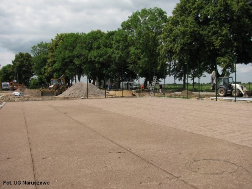 Budowa zespołu boisk i urządzeń lekkoatletycznych_27.06.2013r. (15)