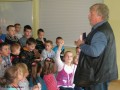 Spotkanie dzieci z pisarzem Drabikiem_Nacpolsk_09.10.2013r. (41)