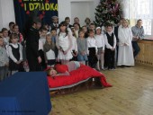 Dzień Babci i Dziadka_SP Radzymin2011 (26)