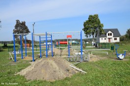 Budowa siłowni zewnętrznej w Wichorowie_25_09_2020 (10)