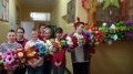 Zajęcia_Papierowy uśmiech_wykonywanie palmy (43)