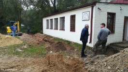 Budowa przyłącza wod. i zbiornika w Postróżu (3)