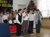 Dzień Babci i Dziadka_SP Radzymin2011 (16)