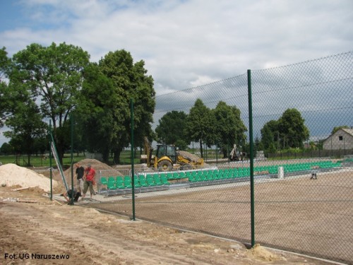 Budowa zespołu boisk i urządzeń lekkoatletycznych_27.06.2013r. (6)