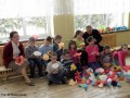 Zajęcia_Papierowy uśmiech_wykonywanie palmy (24)