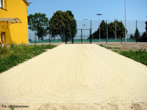 Budowa zespołu boisk i urządzeń lekkoatletycznych_27.06.2013r. (25)