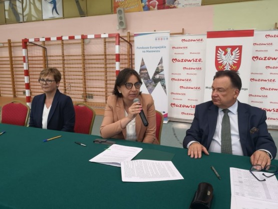 Podpsianie umowy w UM_06_08_2021 (2)