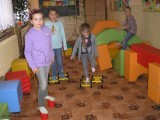 Radosna Szkoła_SP w Radzyminku_2010_046