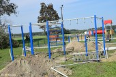 Budowa siłowni zewnętrznej w Wichorowie_25_09_2020 (11)