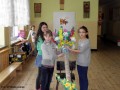 Zajęcia_Papierowy uśmiech_wykonywanie palmy (27)