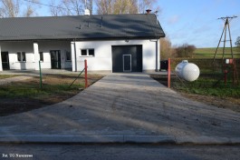 Utwardzenie kostką brukową terenu przy świetlicy w Strzembowie_2020 (1)