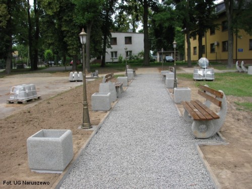 Zagospodarowanie terenu przestrzeni publicznej w centrum wsi Naruszewo_2013 (138)