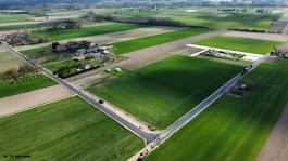 Przebudowa drogi w Postróżu_20_04_2023_dron (4)