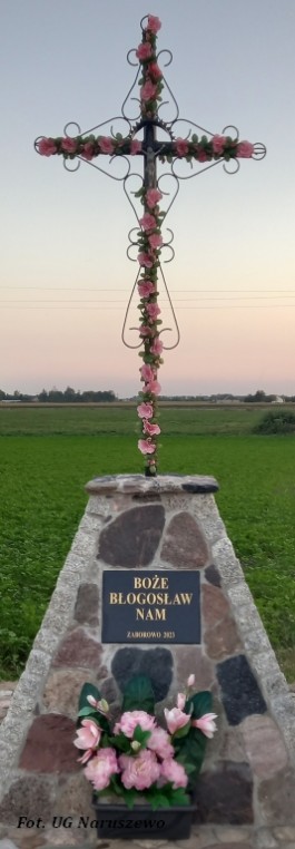 Renowacja krzyża w Zaborowie (5)