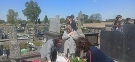 Złożenie kwiatów na grobach_Zawołani po Imieniu_09_05_2023 (5)