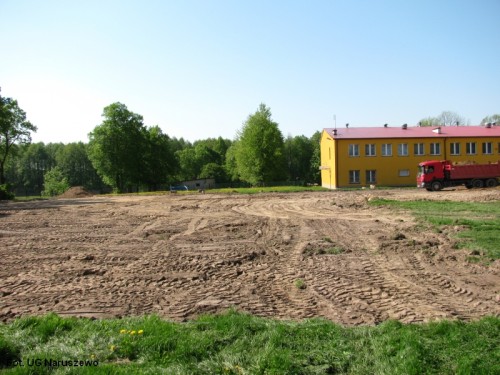 Budowa zespołu boisk i urządzeń lekkoatletycznych_15.05.2013r. (5)